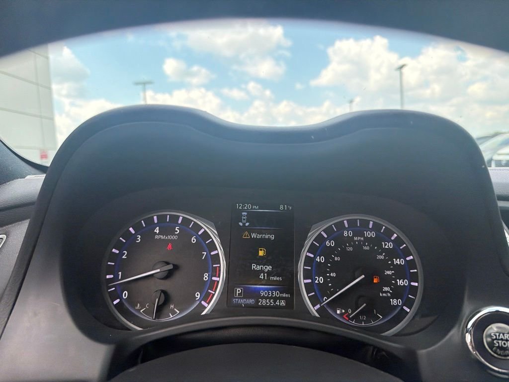 Used 2017 White INFINITI Red Sport 400 image 2