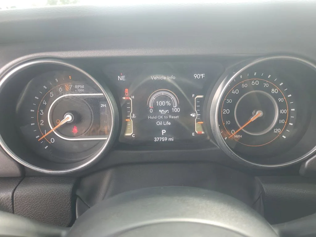 Used 2023 Green Jeep Mojave image 16