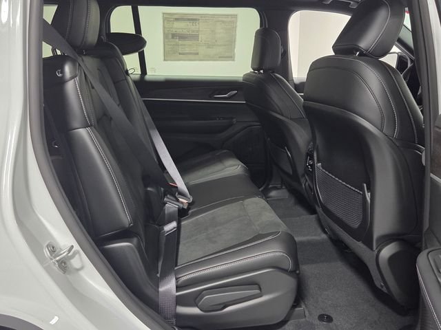 New 2026 Bright White Clear-Coat Exterior Paint Jeep Altitude image 16