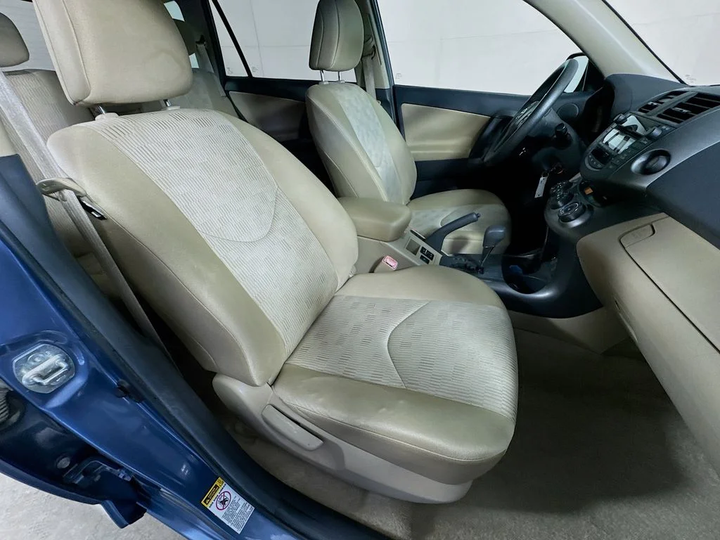 Used 2010 Blue Toyota Base image 30