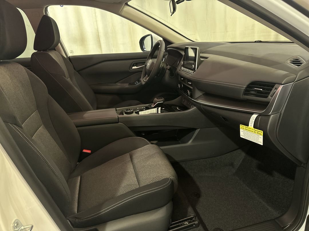 2026 Nissan Rogue SV - Photo 13