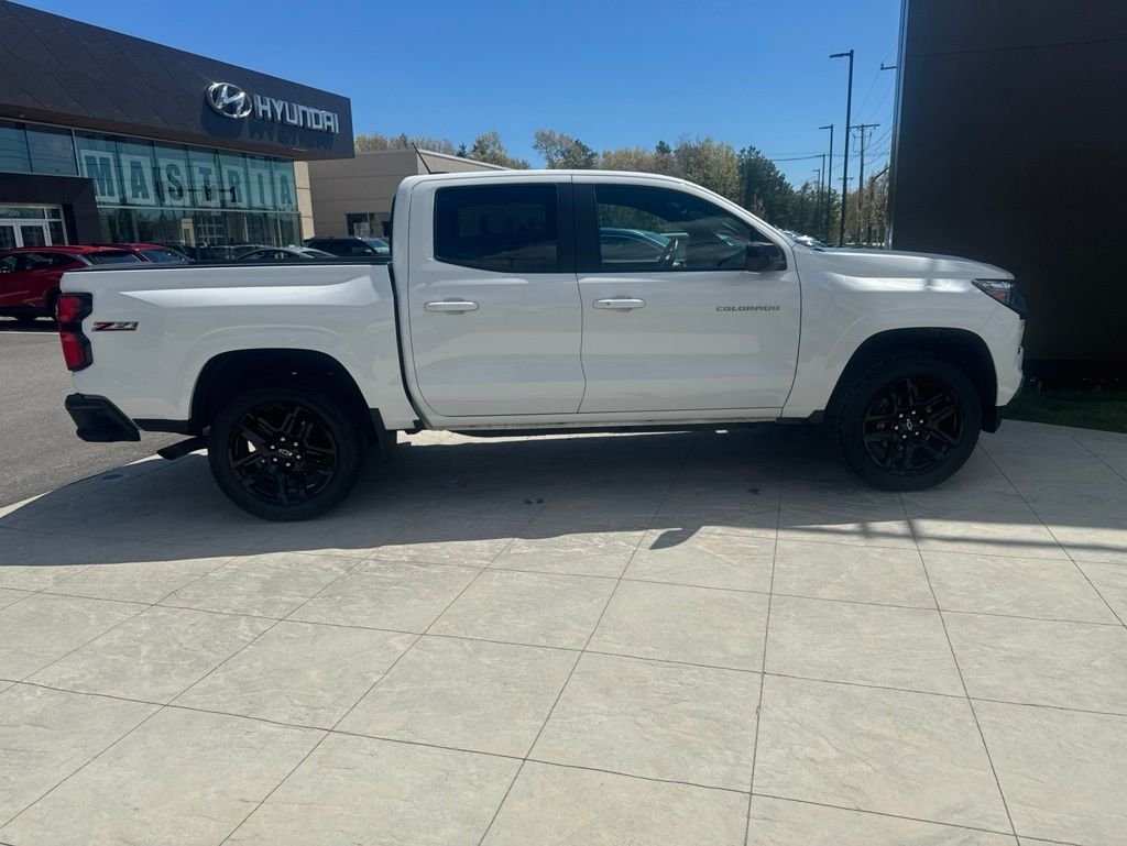 2025 Chevrolet Colorado Z71 - Photo 9
