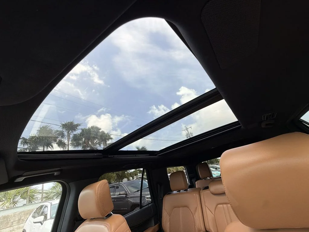 Used 2024 White Ford Platinum image 25