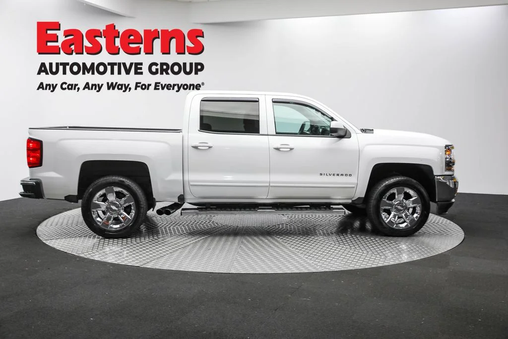Used 2018 White Chevrolet LT image 4
