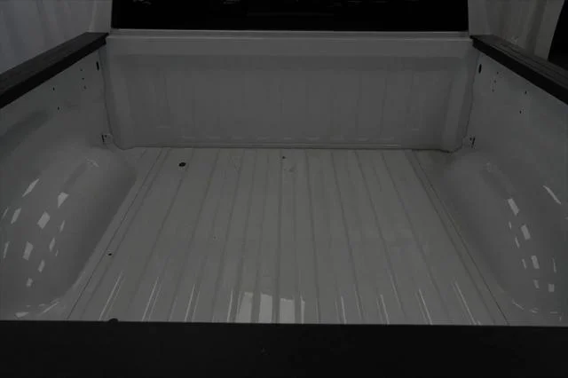 New 2025 Bright White Clear-Coat Exterior Paint RAM BIG HORN image 22