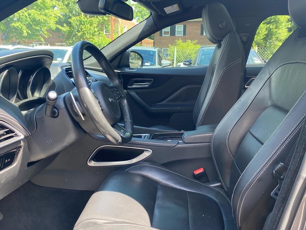 Used 2018 Gray Jaguar 25t R-Sport image 13