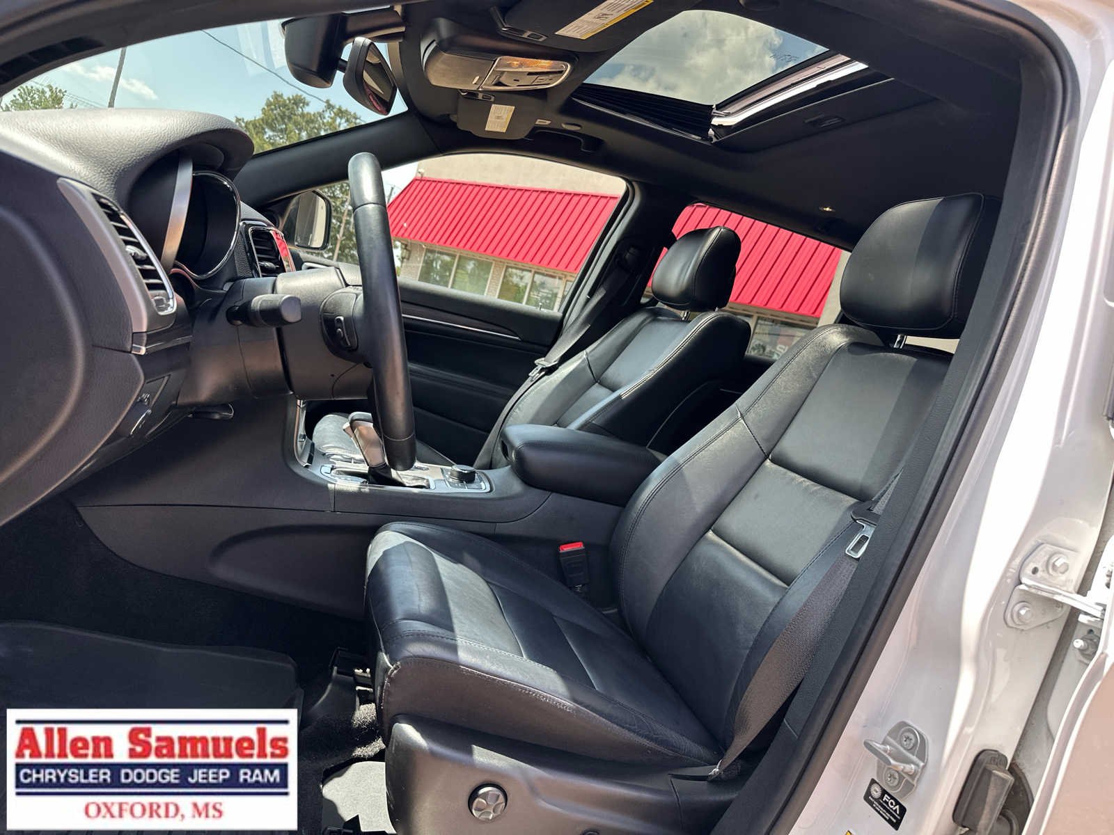 Used 2022 Bright White Clearcoat Jeep Limited image 11