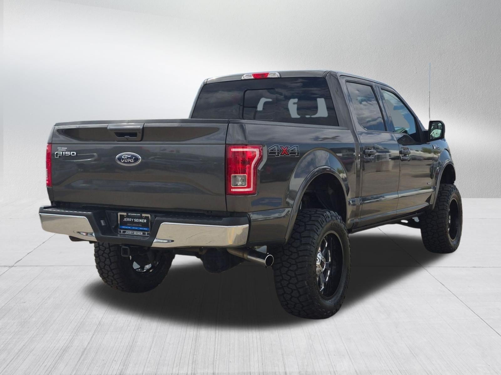 Used 2017 Gray Ford XL image 5