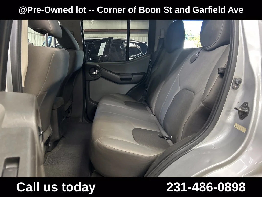 Used 2012 Silver Nissan S image 23