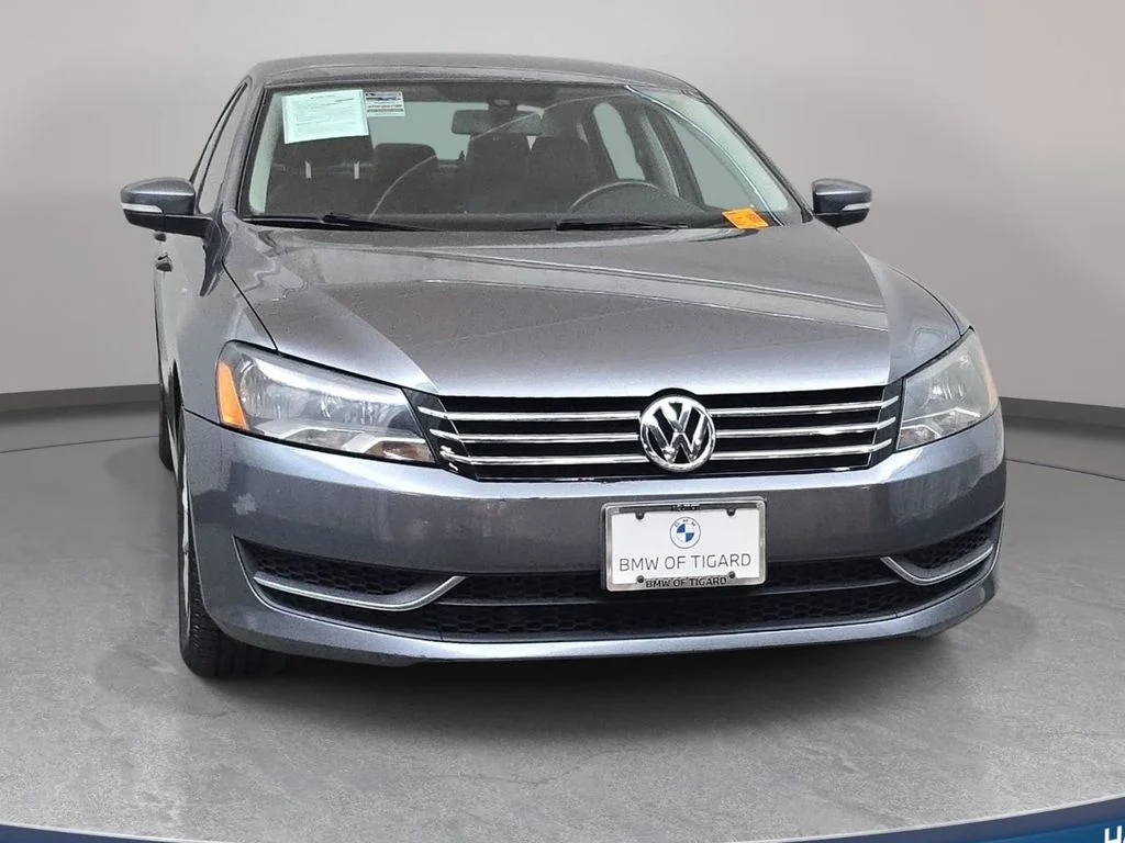 Used 2014 Platinum Gray Metallic Volkswagen 2.5L Wolfsburg Edition image 3