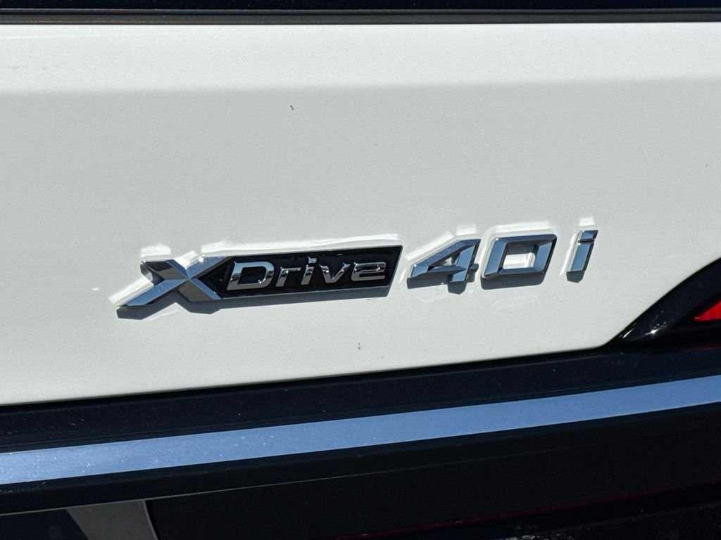 New 2026 Alpine White BMW xDrive40i image 10