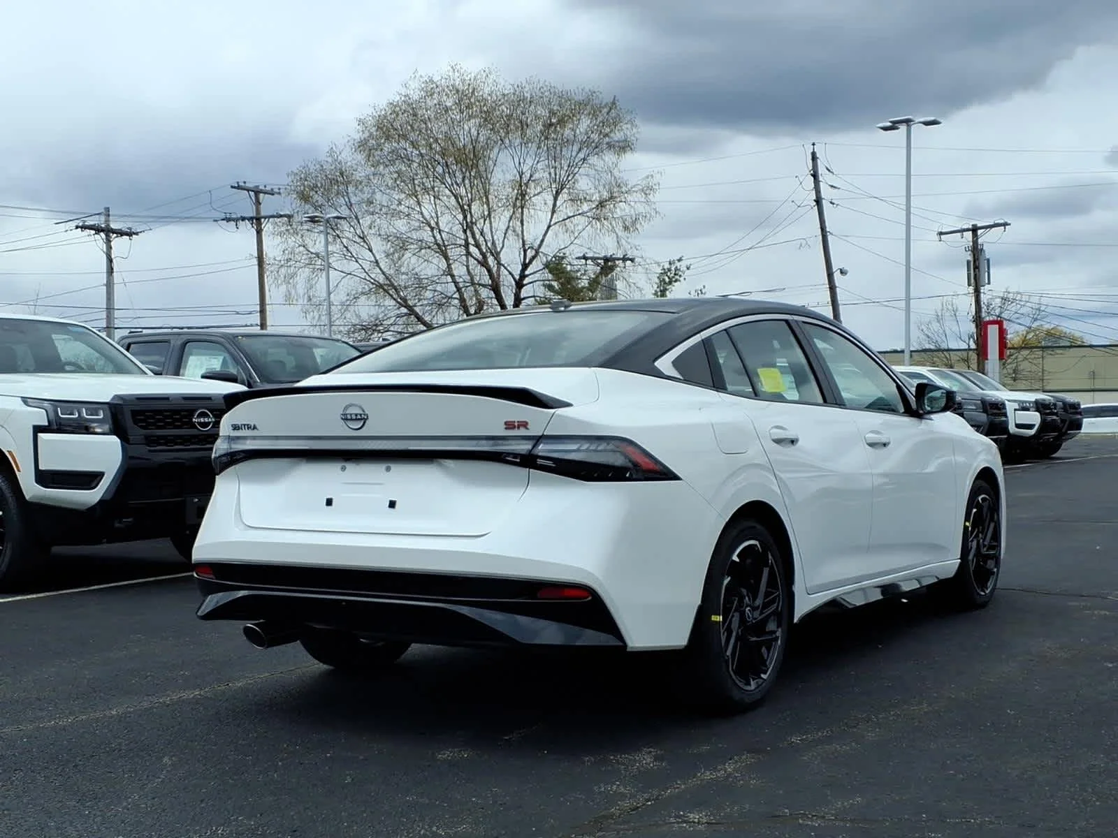 New 2026 Aspen White Tricoat/Super Black Nissan SR image 3