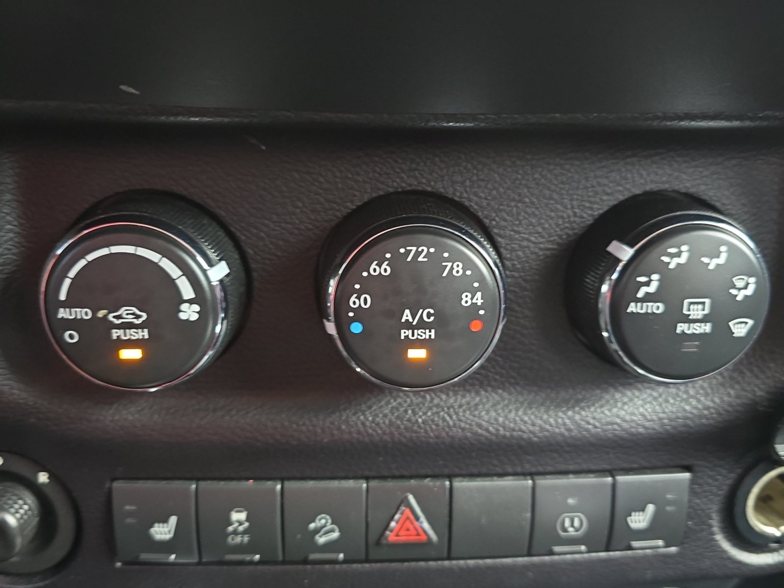 Used 2015 Hydro Blue Pearl Coat Jeep Sahara image 15