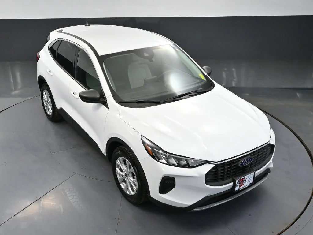 Used 2023 White Ford Active image 47
