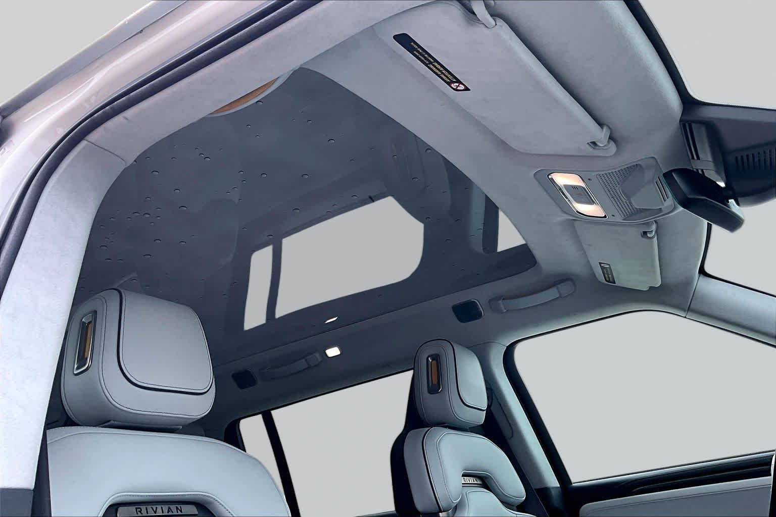 Used 2023 Glacier White Rivian Launch Edition image 14
