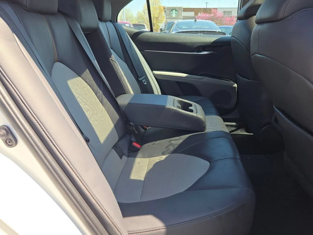 Used 2020 Beige Toyota XLE image 9