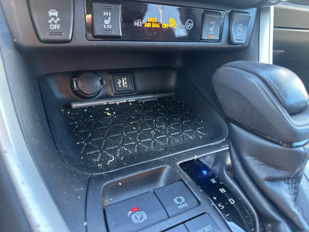 Used 2023  Toyota XLE image 22