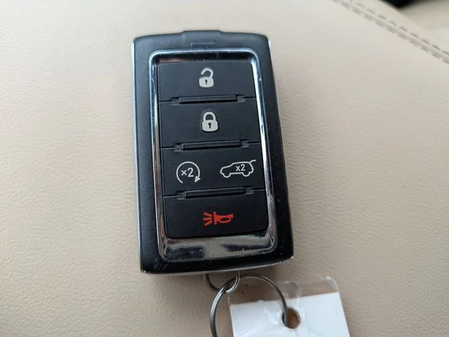 Used 2022 White Jeep 4xe image 33
