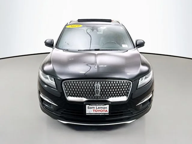 Used 2019 Black Lincoln Reserve image 2