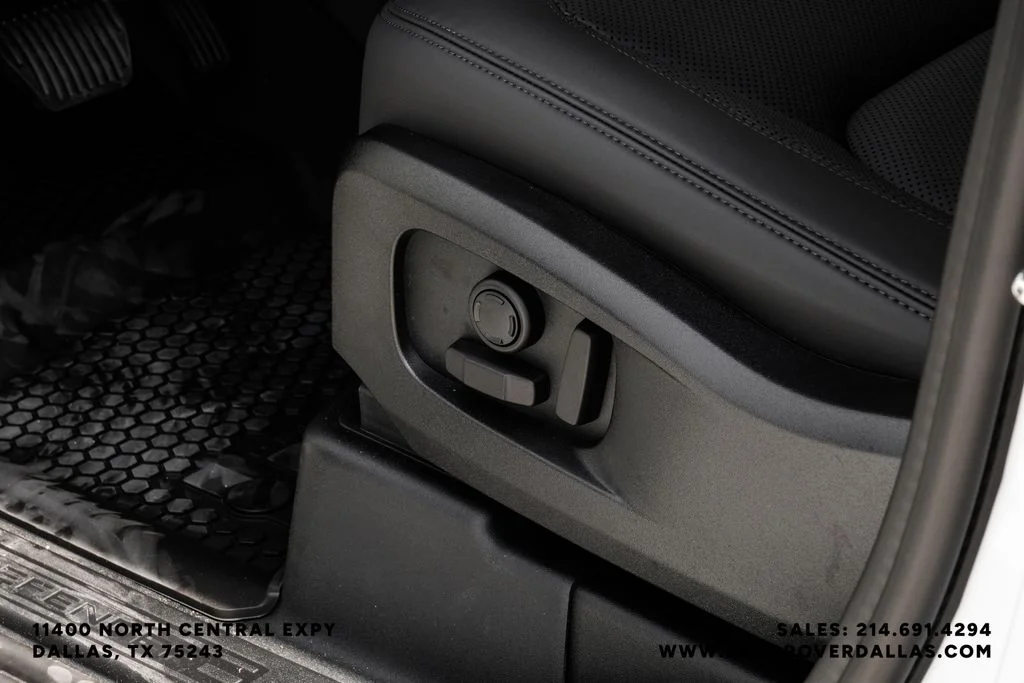 New 2026 Fuji White Land Rover S image 39