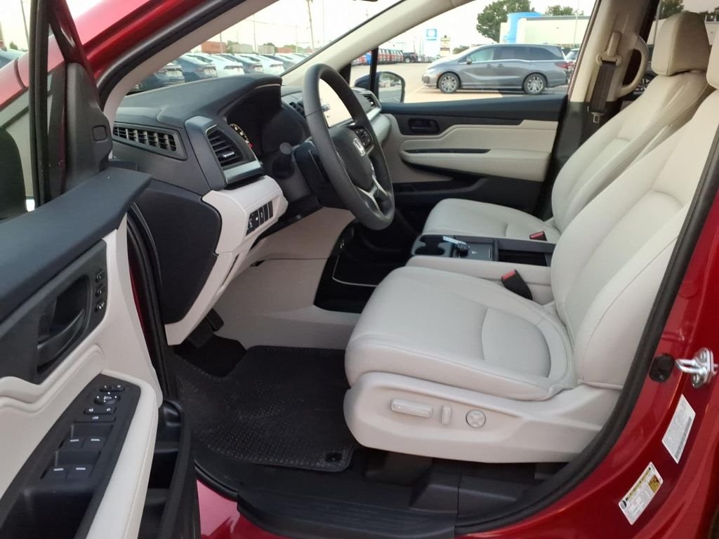 New 2027 Radiant Red Metallic II Honda EX-L image 18