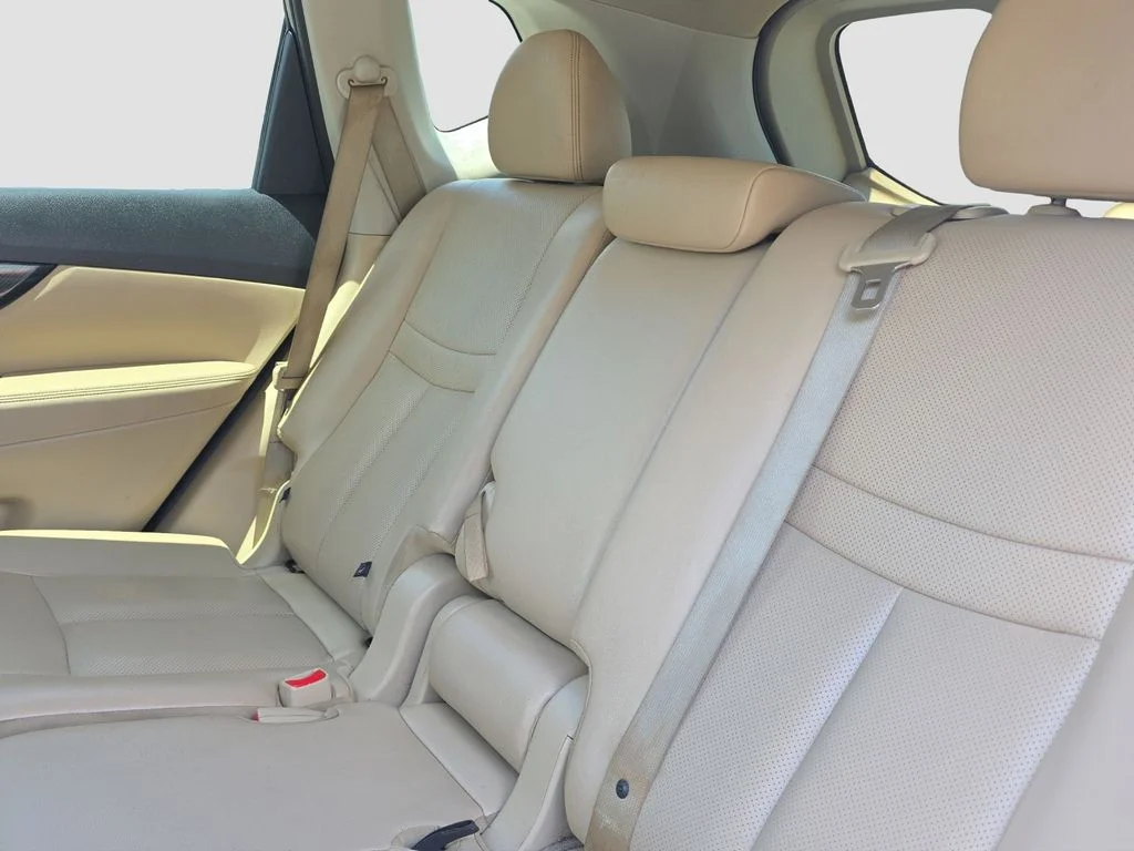 Used 2020 Green Nissan SL image 11