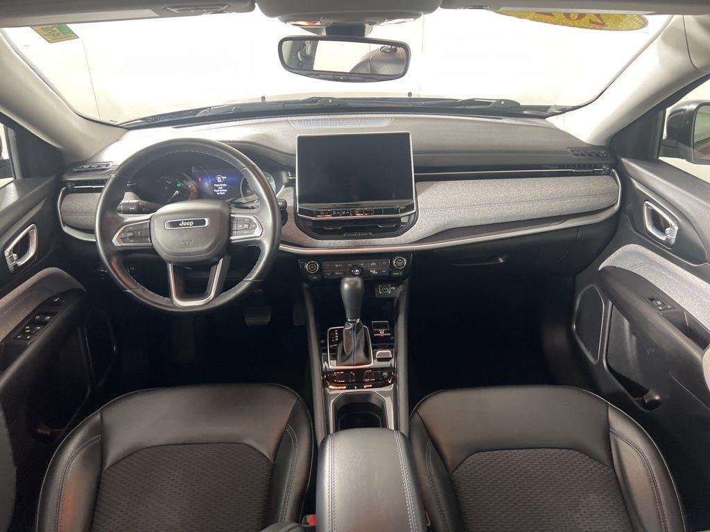 Certified Used 2022 Velvet Red Pearlcoat Jeep Latitude image 23
