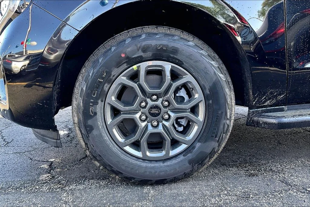 New 2026 Agate Black Metallic Ford Active image 4