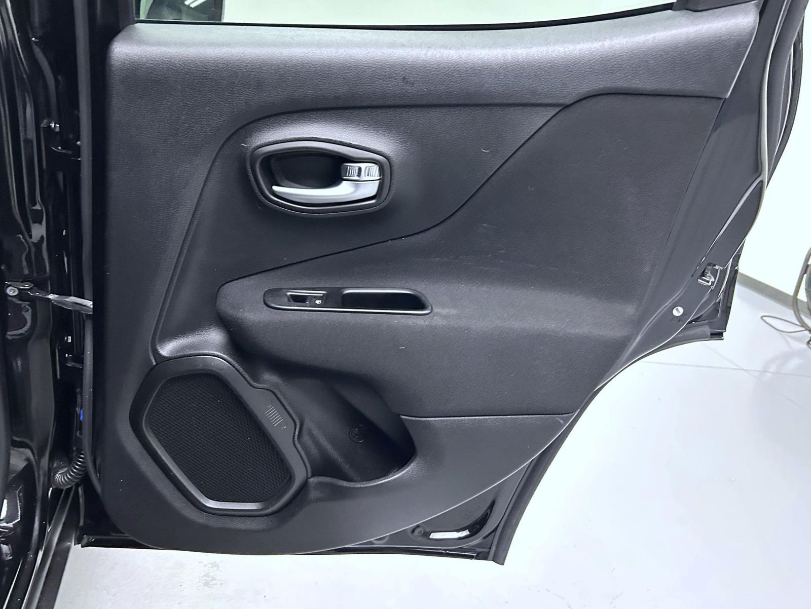 Used 2020 Black Jeep Latitude image 17