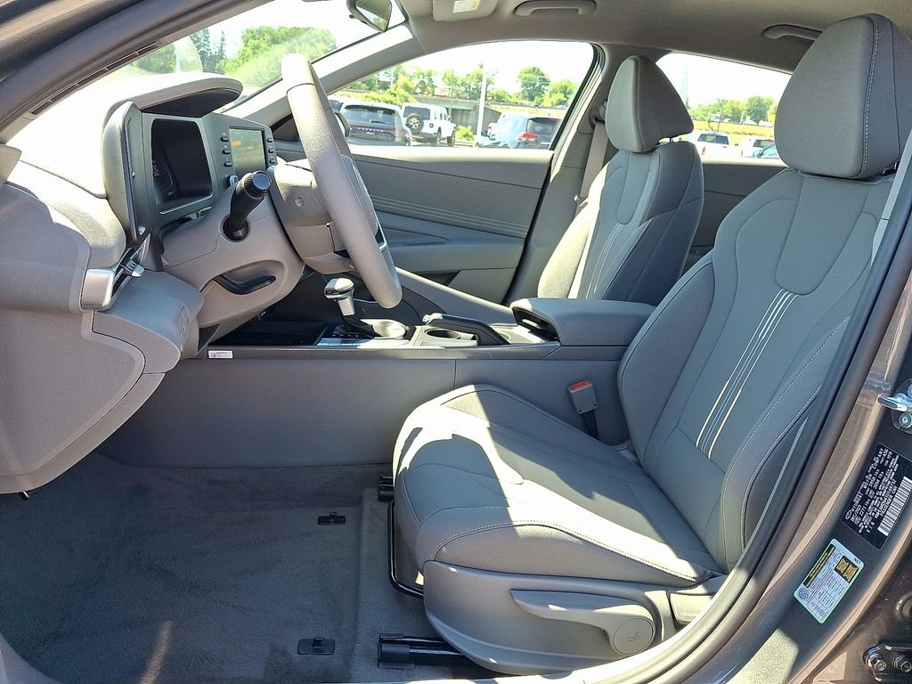 Used 2026 Gray Hyundai SEL Sport image 15