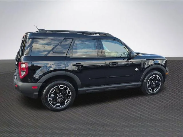 New 2025 Shadow Black Ford Outer Banks® image 4