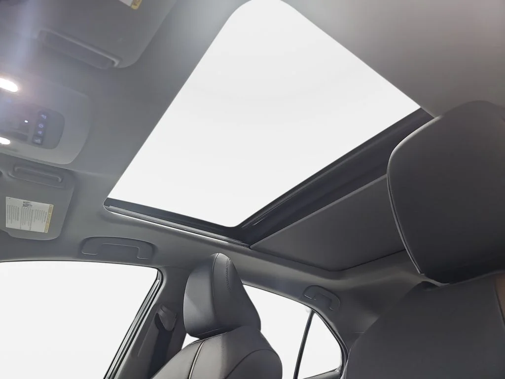 Used 2018 Brown Toyota XLE image 32