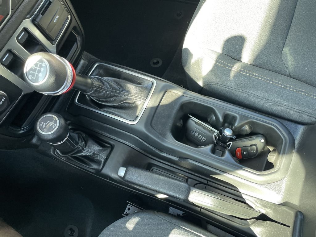 Used 2024 White Jeep Sport S image 21