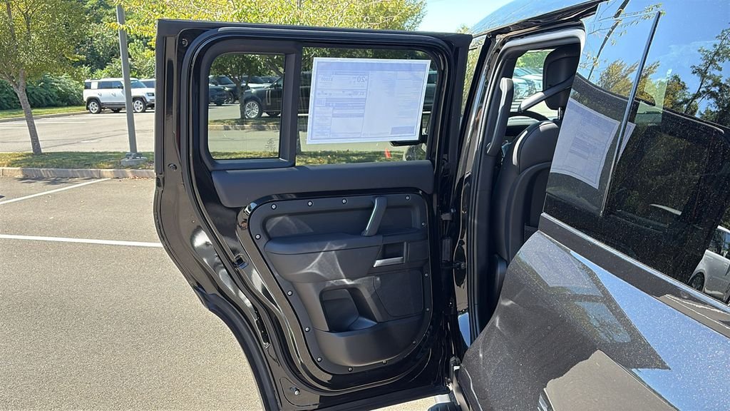 2026 Land Rover Defender X-Dynamic SE - Photo 23