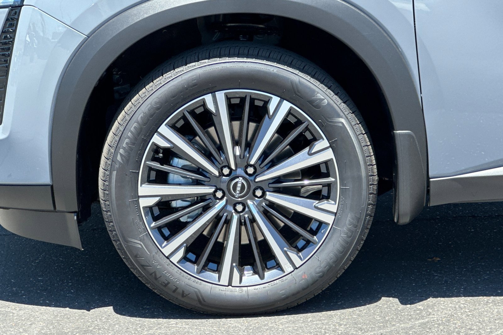 New 2026 Boulder Gray Pearl/Super Black Nissan Platinum image 26