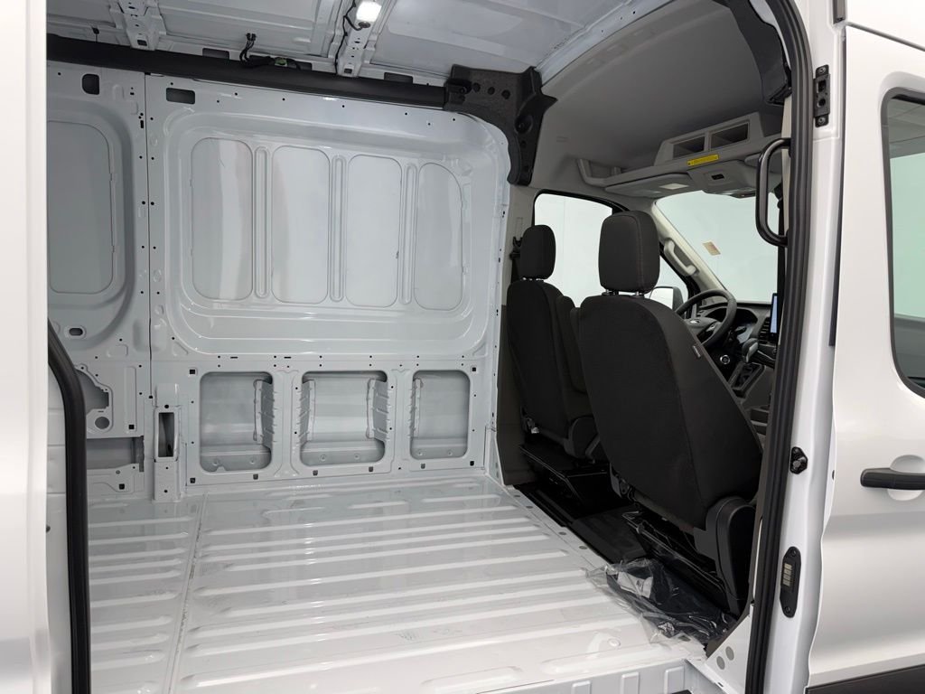 New 2026 Oxford White Ford Cargo Van image 51