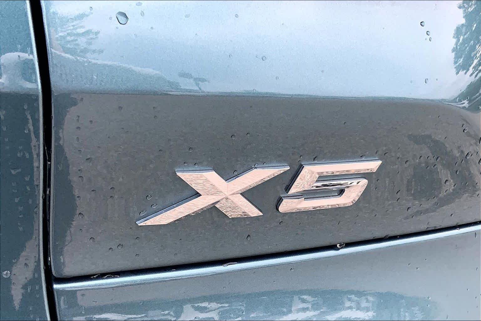 Used 2025 Blue Ridge Mountain Metallic BMW xDrive40i image 10
