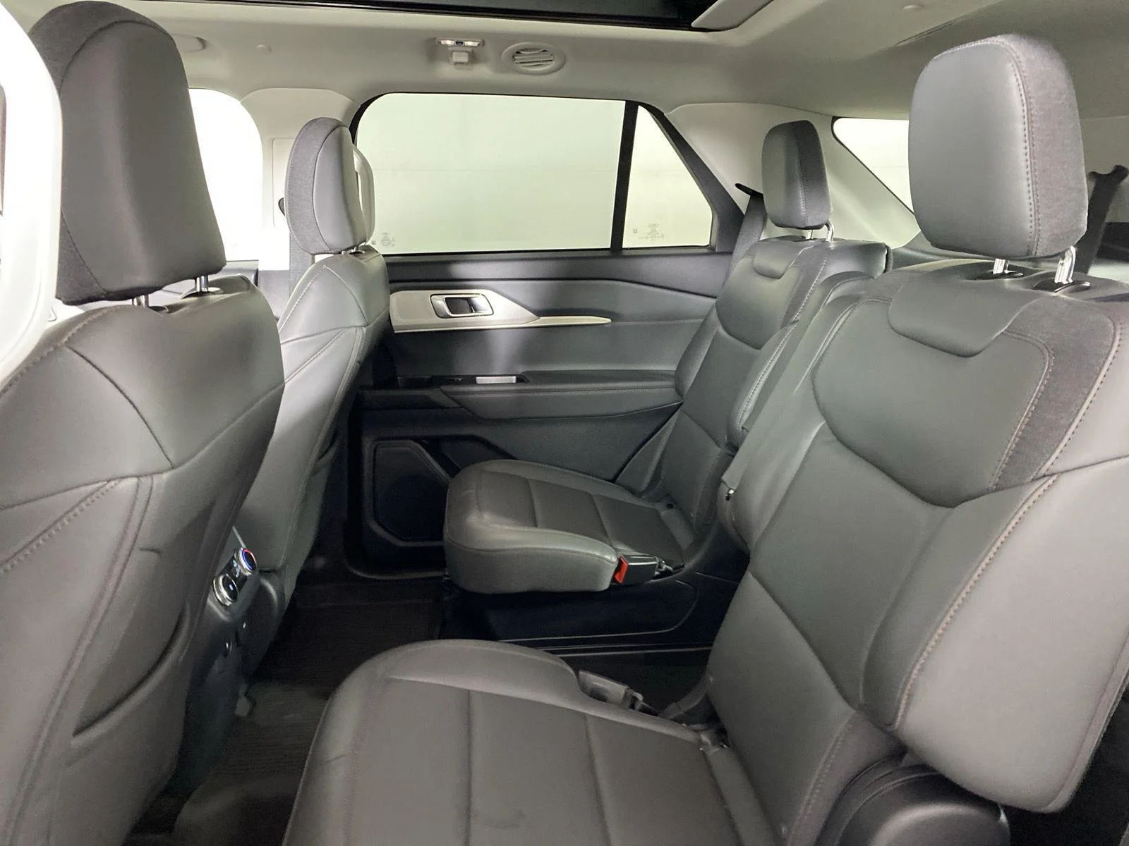 New 2026 Carbonized Gray Metallic Ford Active image 23
