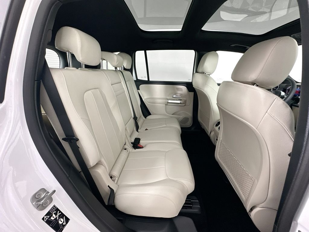New 2026 Polar White Mercedes-Benz GLB 250 image 26