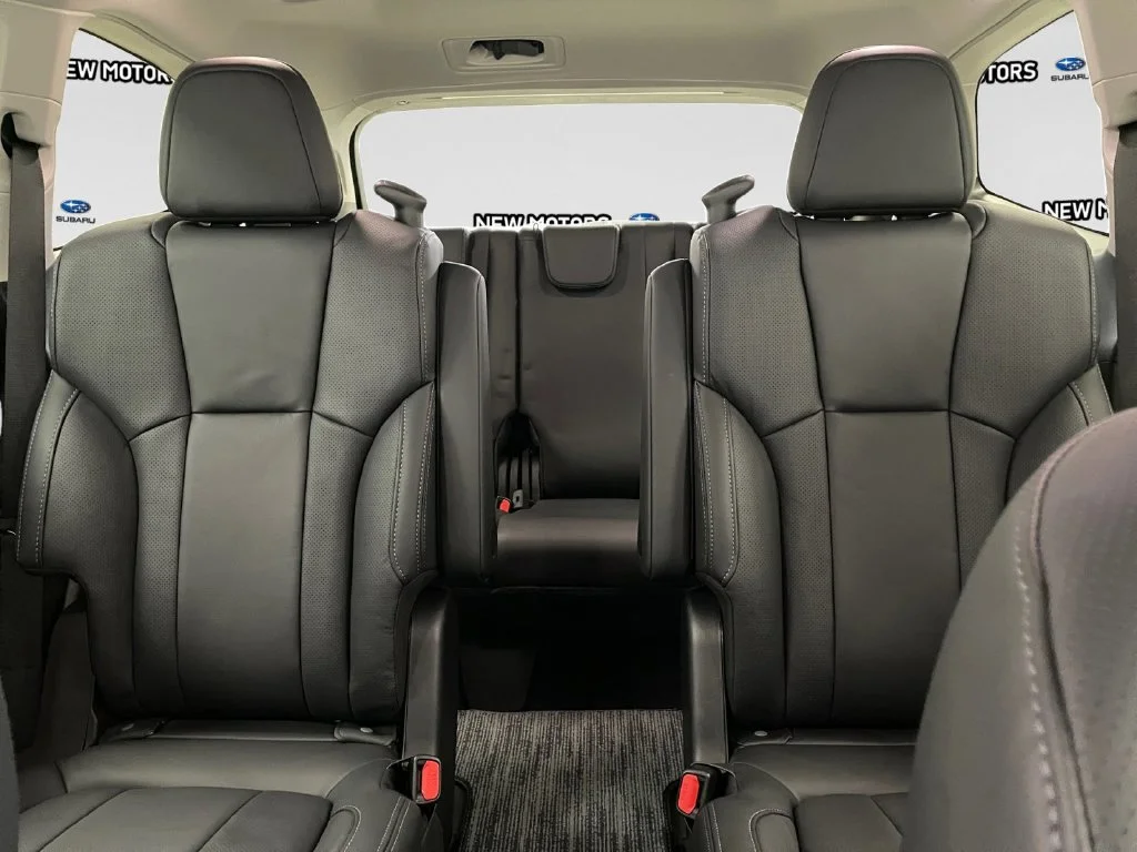 New 2026 CRYSTAL WHITE PEARL Subaru Limited 7-Passenger image 11