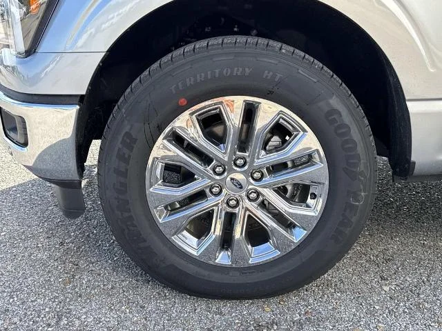 New 2026 Iconic Silver Metallic Ford Lariat® image 15