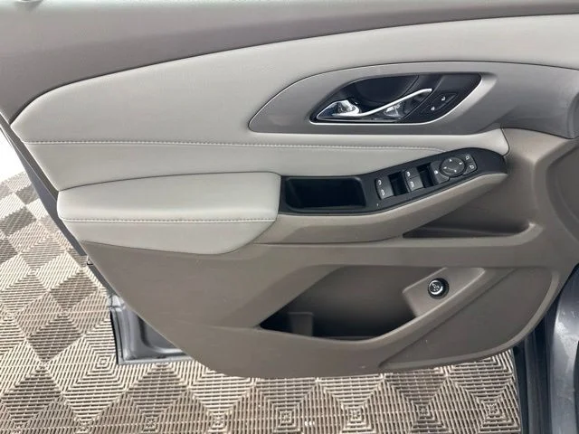 Used 2019 Gray Chevrolet 3LT image 22