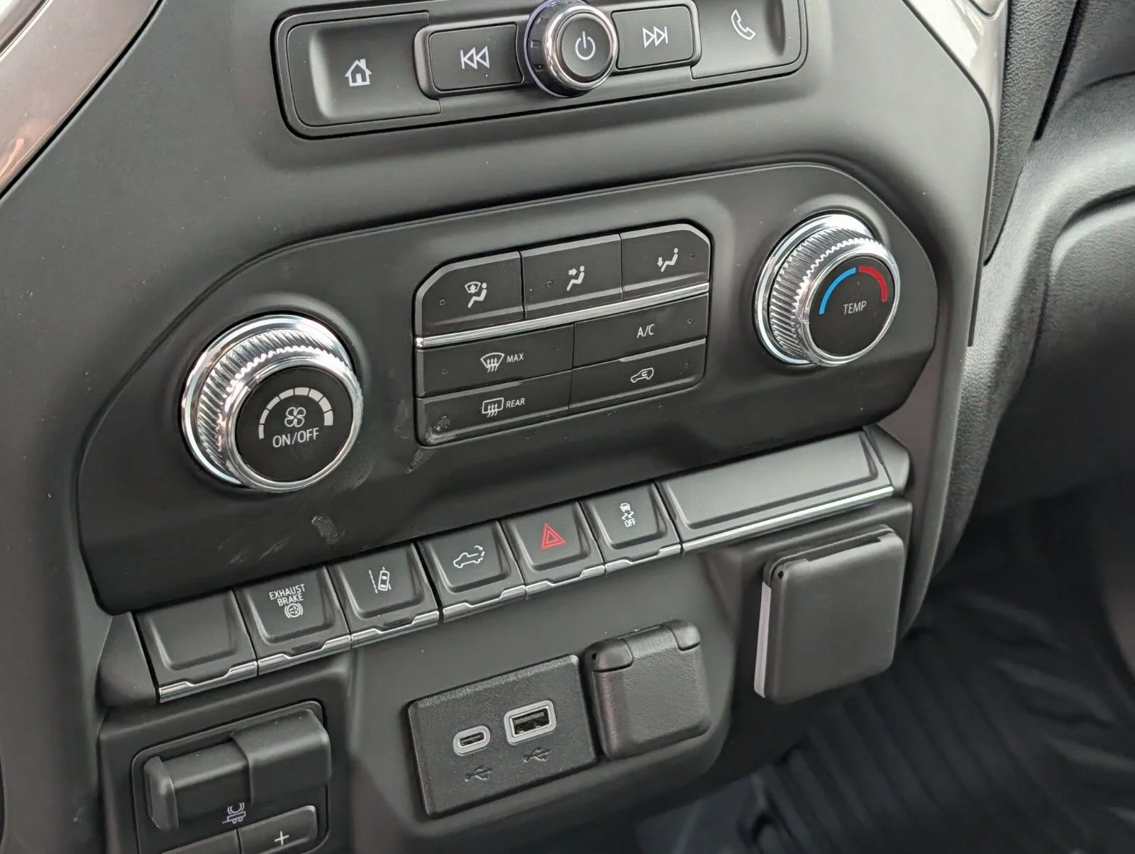2026 GMC Sierra 3500HD Pro - Photo 11