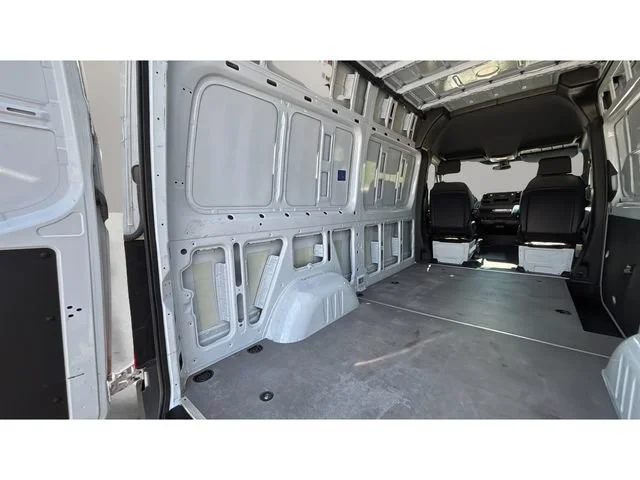 Used 2025  Mercedes-Benz NA image 36
