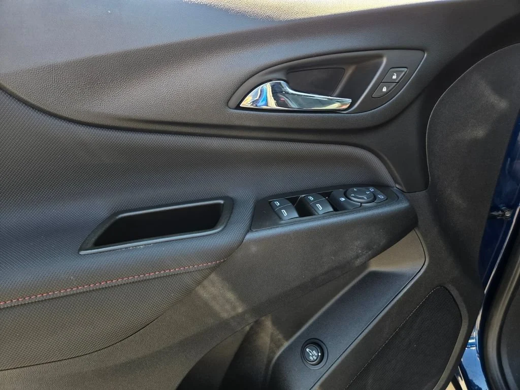 Used 2022 Blue Glow Metallic Chevrolet RS image 17