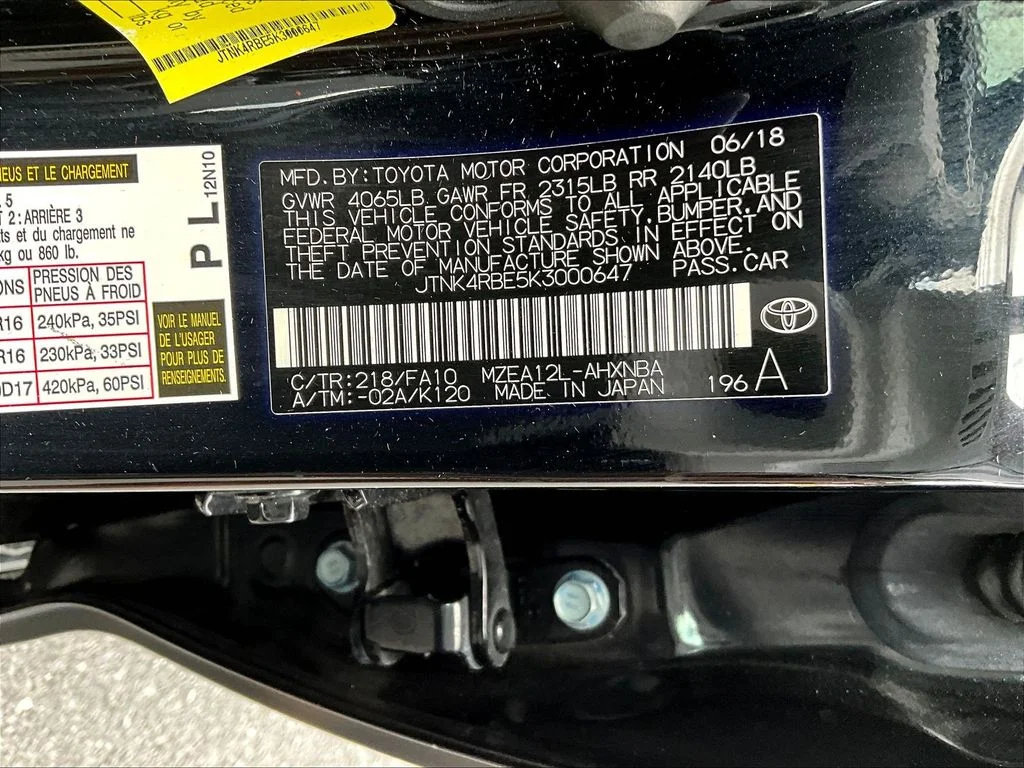Used 2019 Midnight Black Metallic Toyota SE image 18