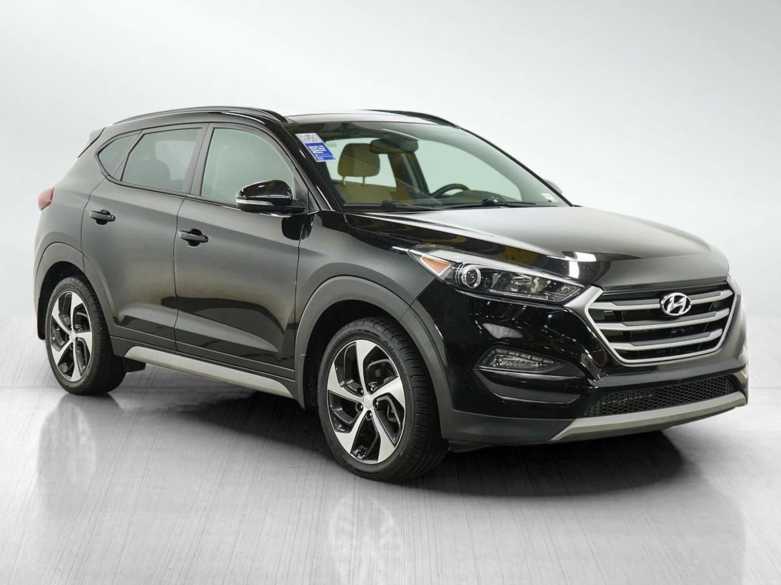 Used 2018 Black Noir Pearl Hyundai Value image 7