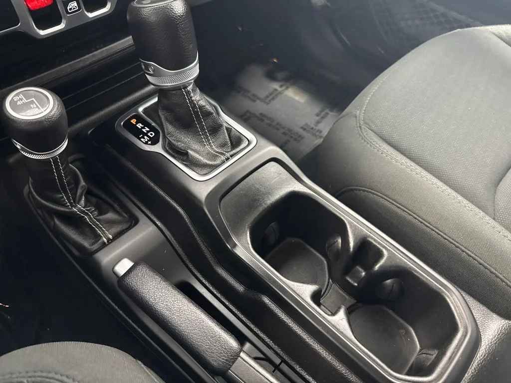 Used 2020 Gray Jeep Unlimited Sahara image 23