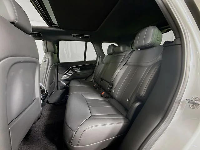 New 2026 Fuji White Land Rover SE image 24