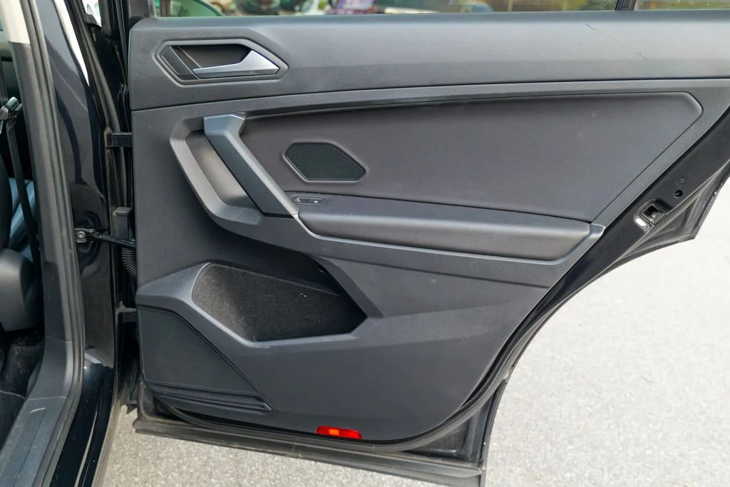Used 2019 Platinum Gray Metallic Volkswagen 2.0T SE image 28
